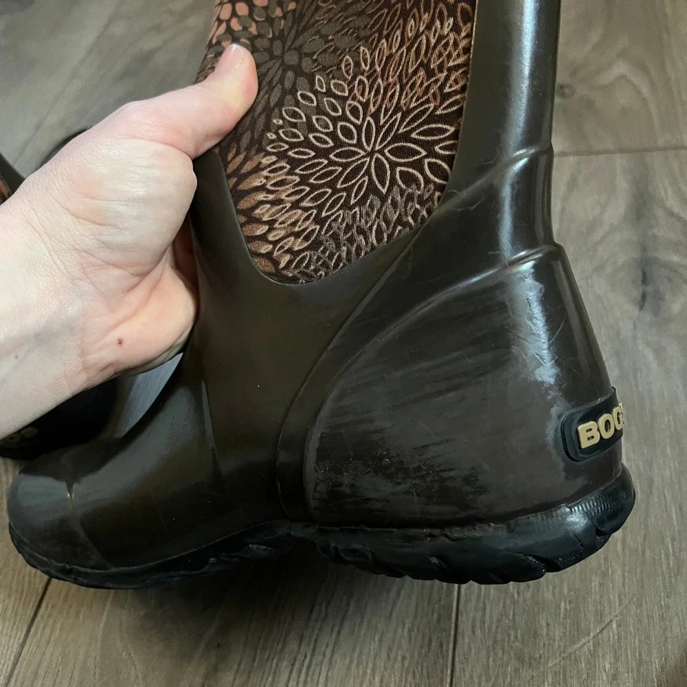 Bogs Women's North‎ Hampton Floral Chocolate Rain Boots Womens US 6